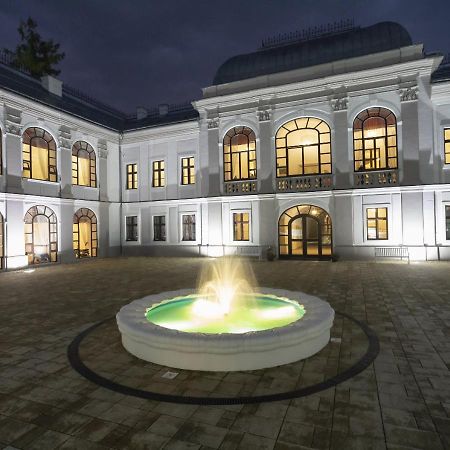 Hotel Gino Park Palace โปวาซกา บริสตริซา ภายนอก รูปภาพ