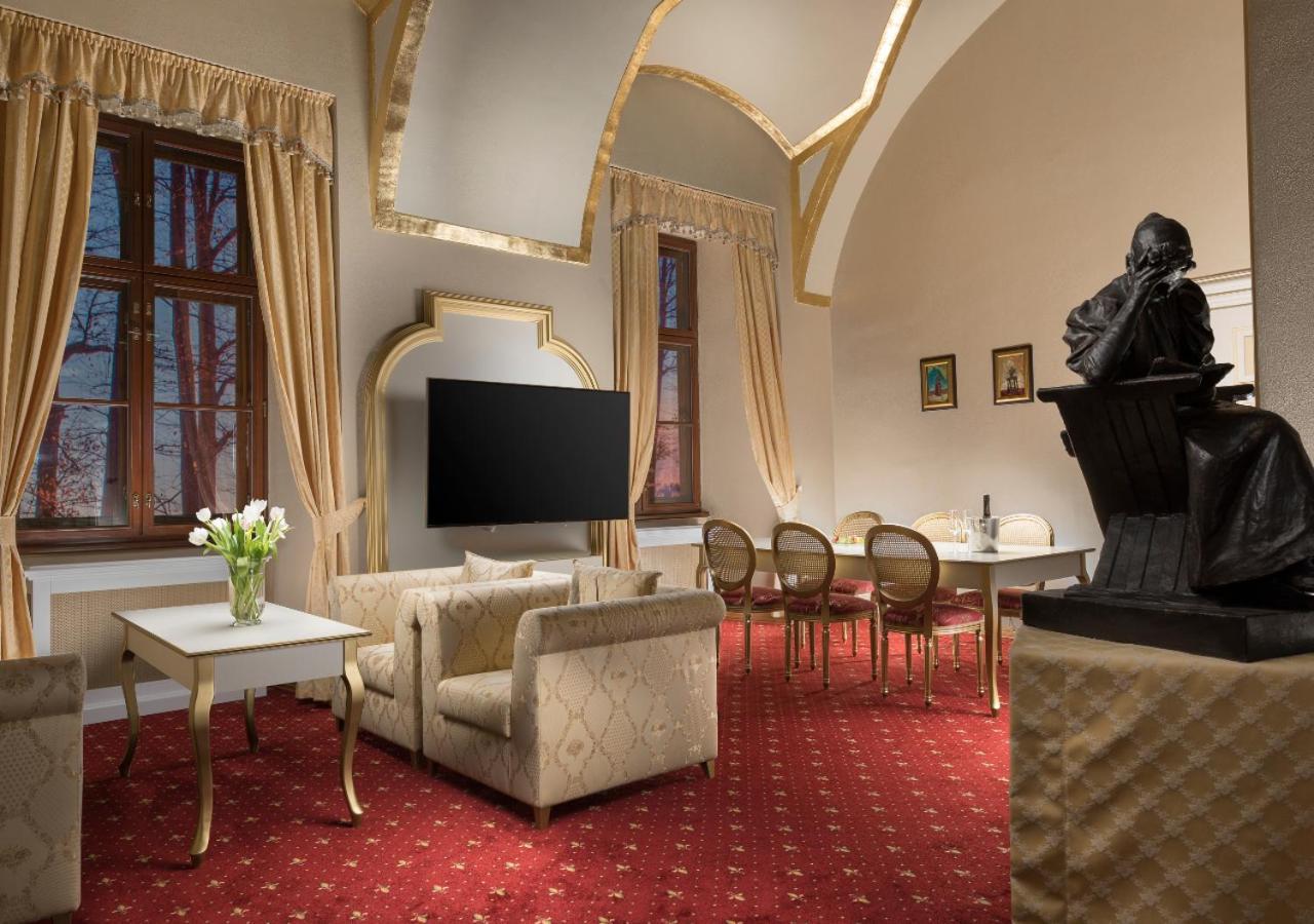 Hotel Gino Park Palace โปวาซกา บริสตริซา ภายนอก รูปภาพ